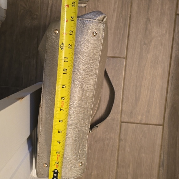 Elegant Large Silver/Gold Bag (7gw) - Picture 5 of 8